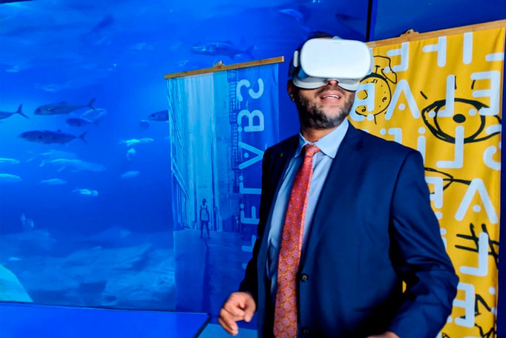 barnado's ceo trialing virtual reality headset at life labs launch at plymouth's national marine aquarium